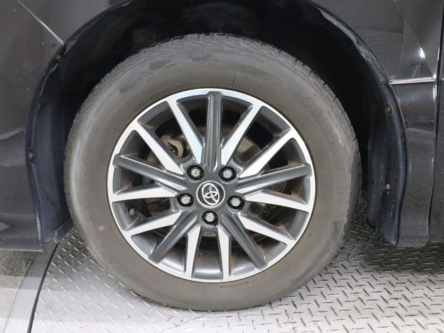 TOYOTA VOXY 2014 Image 31