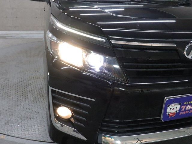 TOYOTA VOXY 2014 Image 31