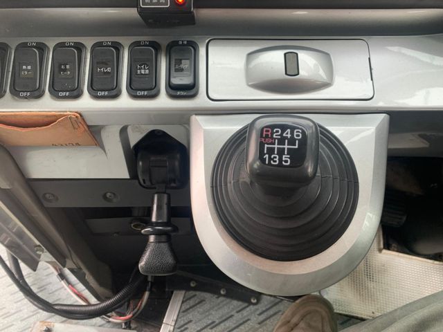 MITSUBISHI FUSOU AERO ACE 2009 Image 31