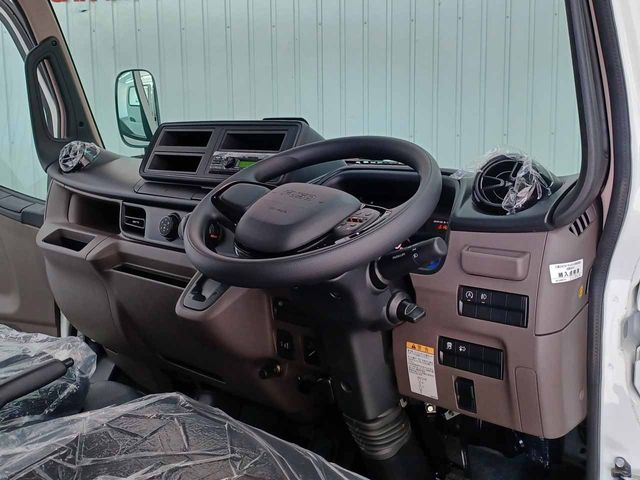 MITSUBISHI CANTER 2024 Image 31