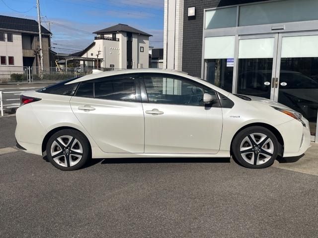 TOYOTA PRIUS 2017 Image 31