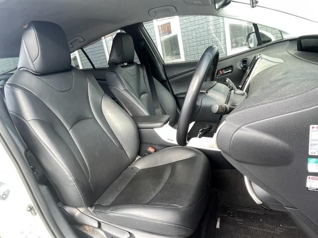 TOYOTA PRIUS 2017 Image 31