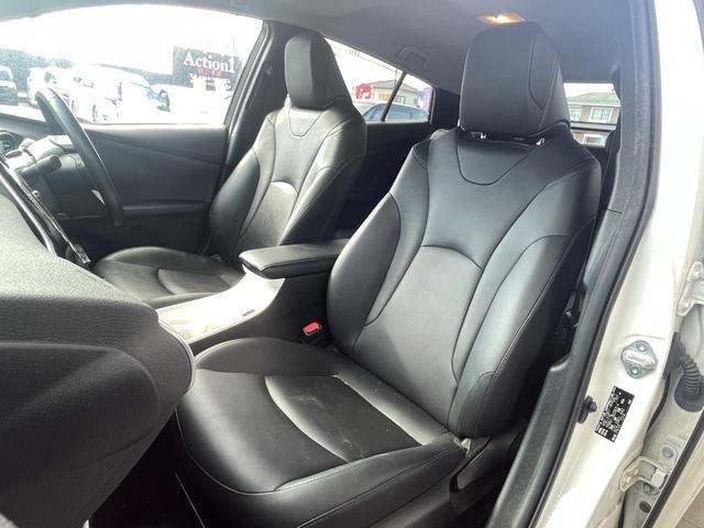 TOYOTA PRIUS 2017 Image 31