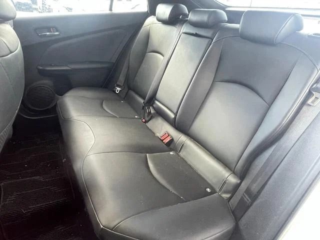 TOYOTA PRIUS 2017 Image 31