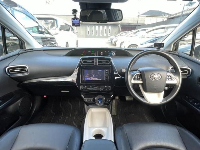 TOYOTA PRIUS 2017 Image 31