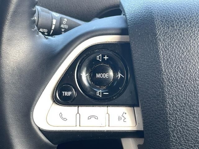 TOYOTA PRIUS 2017 Image 31