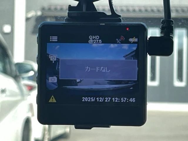 TOYOTA PRIUS 2017 Image 31