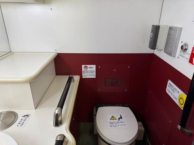 MITSUBISHI FUSOU AERO ACE 2010 Image 31