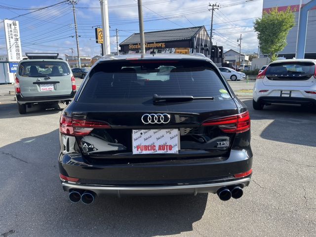 AUDI A4 AVANT 2017 Image 31