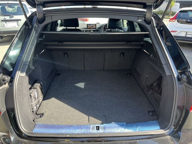 AUDI A4 AVANT 2017 Image 31