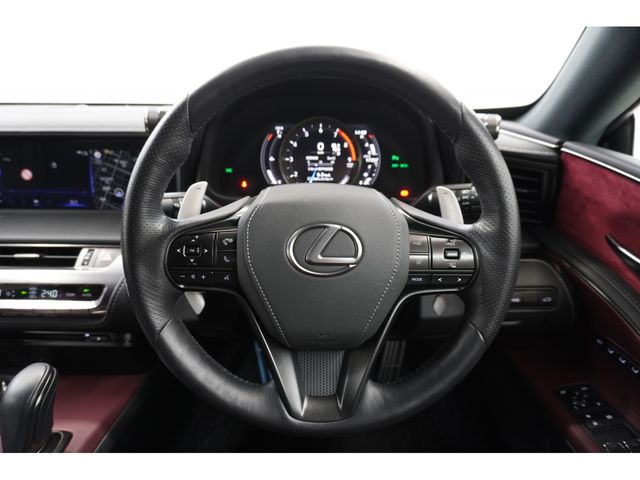 TOYOTA LEXUS LC500 2017 Image 31