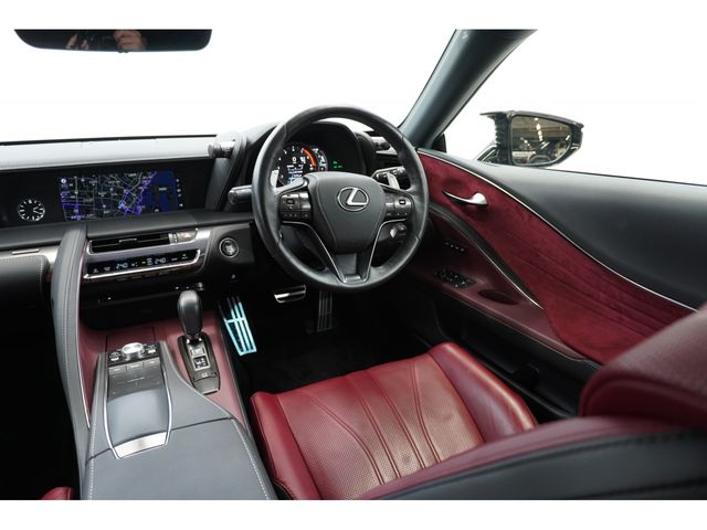 TOYOTA LEXUS LC500 2017 Image 31