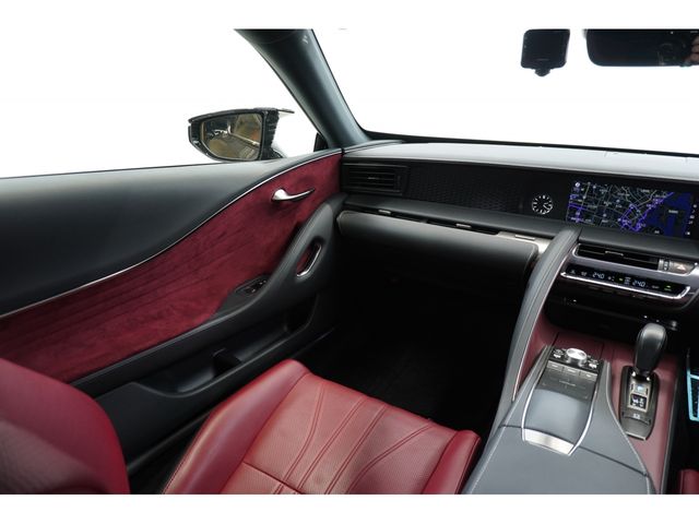 TOYOTA LEXUS LC500 2017 Image 31