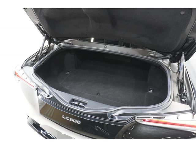 TOYOTA LEXUS LC500 2017 Image 31