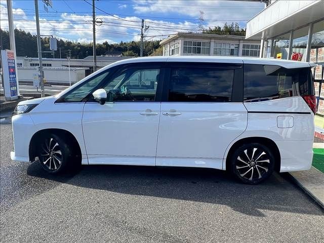 TOYOTA NOAH 2023 Image 31