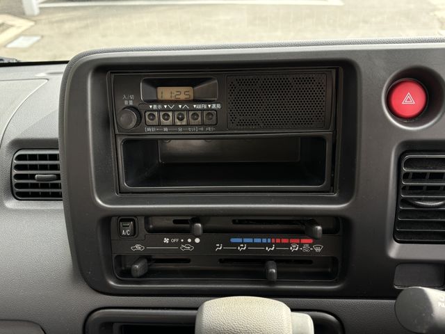 DAIHATSU HIJET CARGO 2013 Image 31