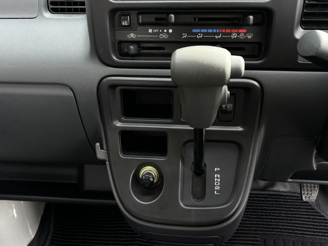 DAIHATSU HIJET CARGO 2013 Image 31