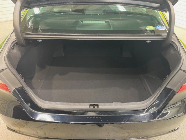 TOYOTA CAMRY HYBRID 2019 Image 31