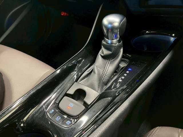 TOYOTA C-HR 2017 Image 31