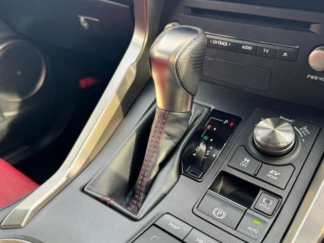 TOYOTA LEXUS NX300H 2017 Image 31