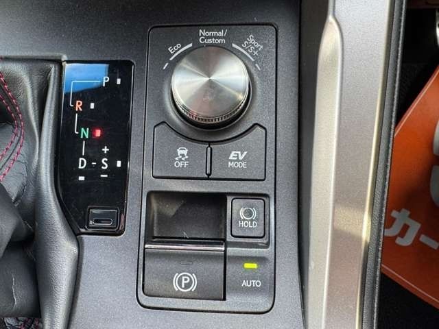 TOYOTA LEXUS NX300H 2017 Image 31