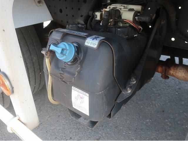 MITSUBISHI CANTER 2017 Image 31