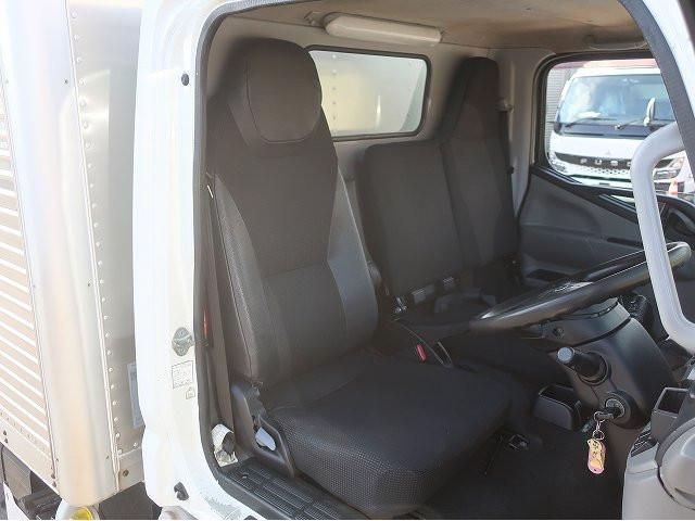 MITSUBISHI CANTER 2017 Image 31