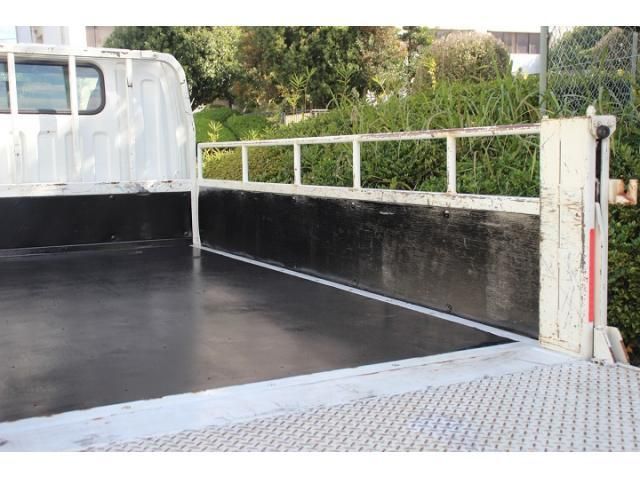 MITSUBISHI CANTER 2018 Image 31