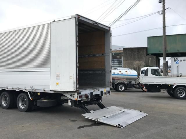 NISSAN DIESEL QUON 2017 Image 31