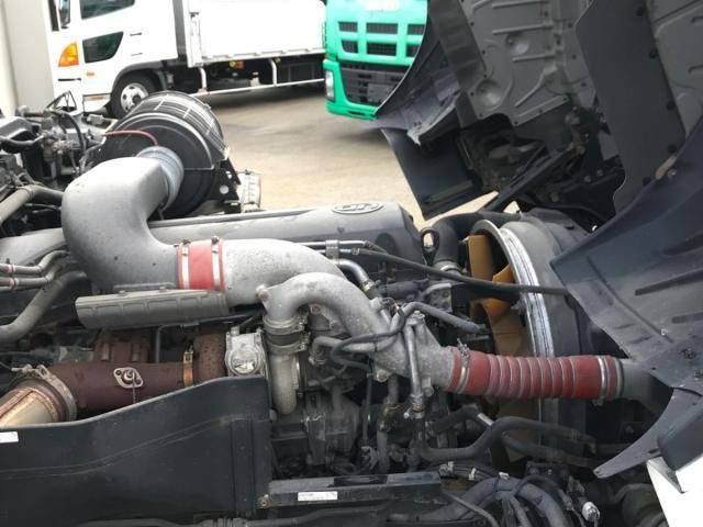 NISSAN DIESEL QUON 2017 Image 31