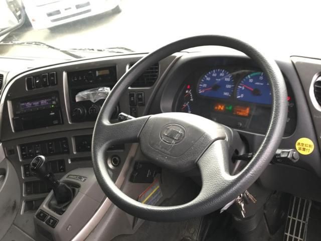 NISSAN DIESEL QUON 2017 Image 31