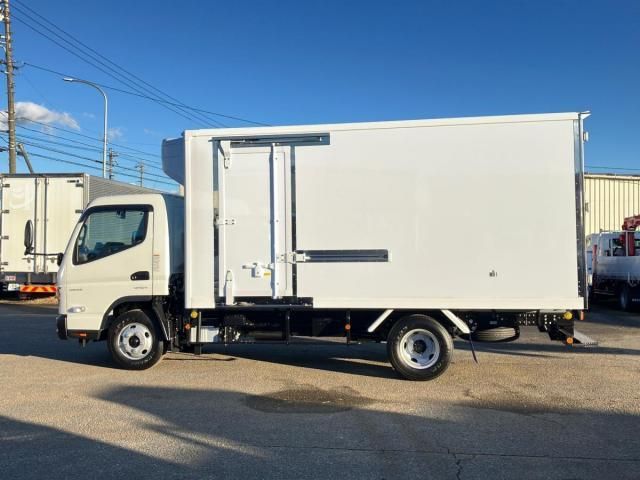 MITSUBISHI CANTER 2025 Image 31