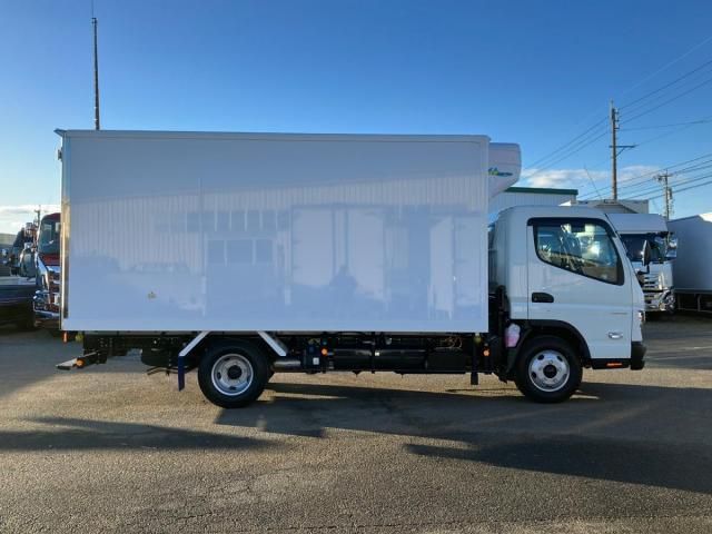 MITSUBISHI CANTER 2025 Image 31