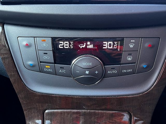 NISSAN SYLPHY 2016 Image 31