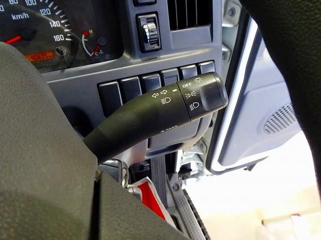 ISUZU ELF 2019 Image 31