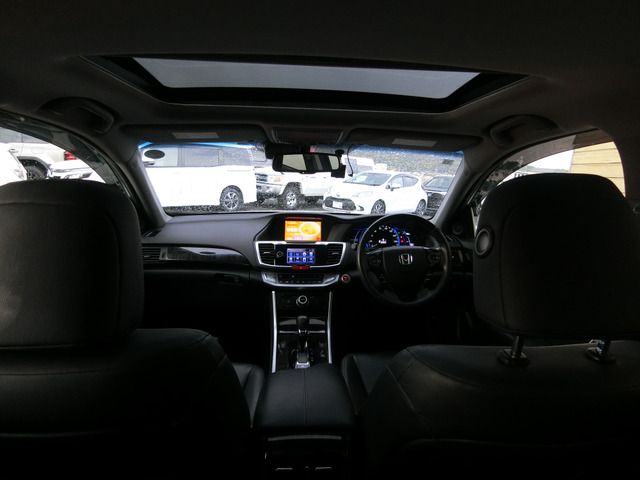 HONDA ACCORD HYBRID 2014 Image 31