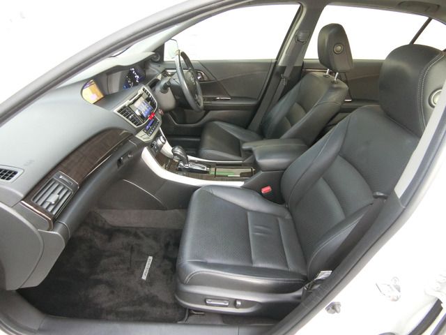 HONDA ACCORD HYBRID 2014 Image 31