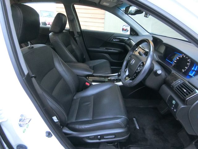 HONDA ACCORD HYBRID 2014 Image 31