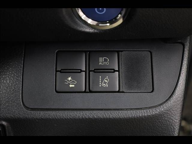 TOYOTA SIENTA HYBRID 2016 Image 31