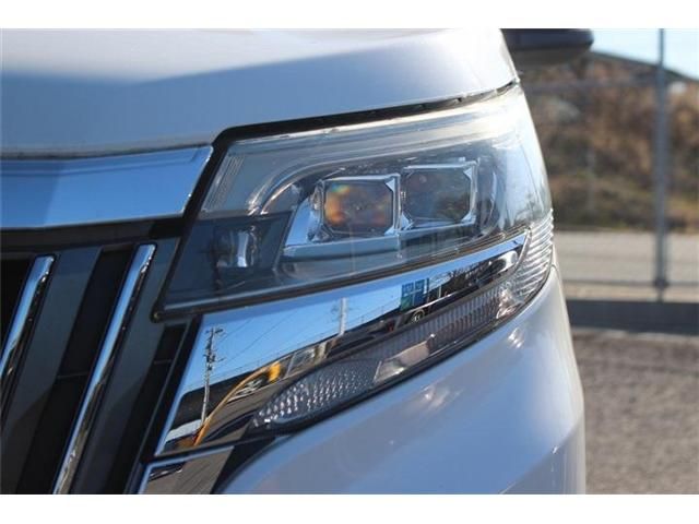 TOYOTA ESQUIRE HYBRID 2018 Image 31