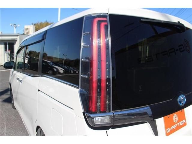 TOYOTA ESQUIRE HYBRID 2018 Image 31