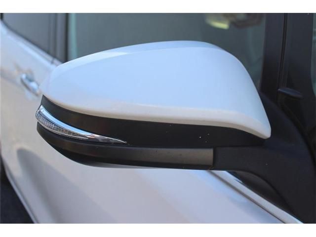 TOYOTA ESQUIRE HYBRID 2018 Image 31