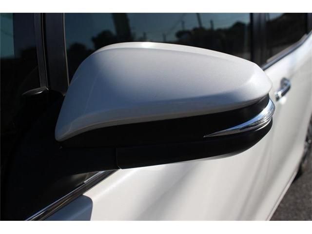 TOYOTA ESQUIRE HYBRID 2018 Image 31