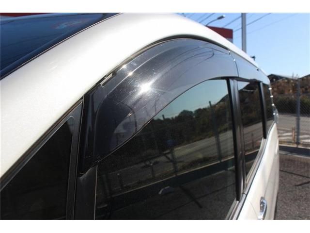 TOYOTA ESQUIRE HYBRID 2018 Image 31