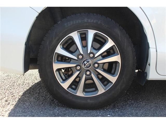 TOYOTA ESQUIRE HYBRID 2018 Image 31