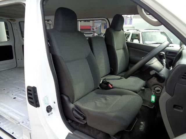 NISSAN NV350 CARAVAN 2016 Image 31