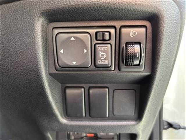 NISSAN JUKE 2011 Image 31