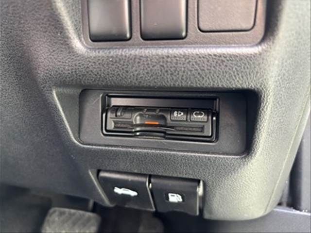 NISSAN JUKE 2011 Image 31