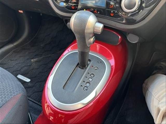 NISSAN JUKE 2011 Image 31