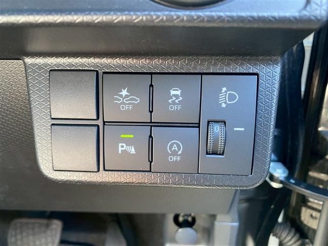 DAIHATSU TANTO FAN CROSS 2023 Image 31